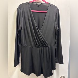 Lane Bryant Faux Wrap TopSZ 14/16.The picture of the back shows the actual color